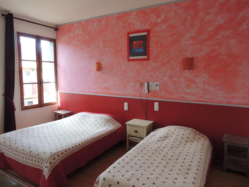 Hotel Du Commerce Millau Room photo
